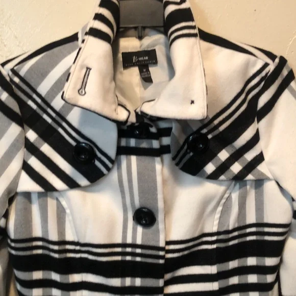 B-wear Byer California Y2K fully lined winter coat. Size M - Picture 3 of 7